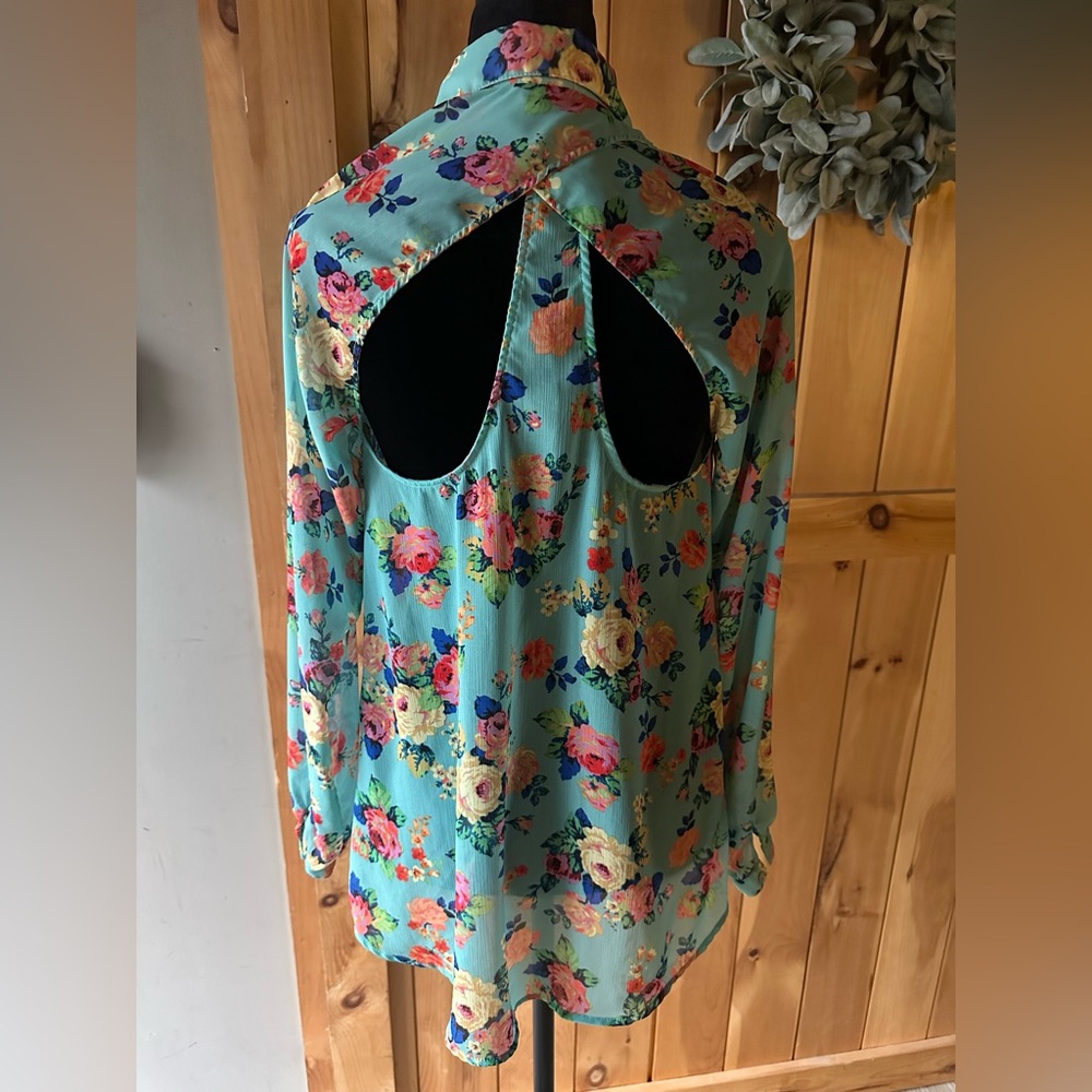 Farm Rio Floral Button-Up Blouse - Picture 2 of 4